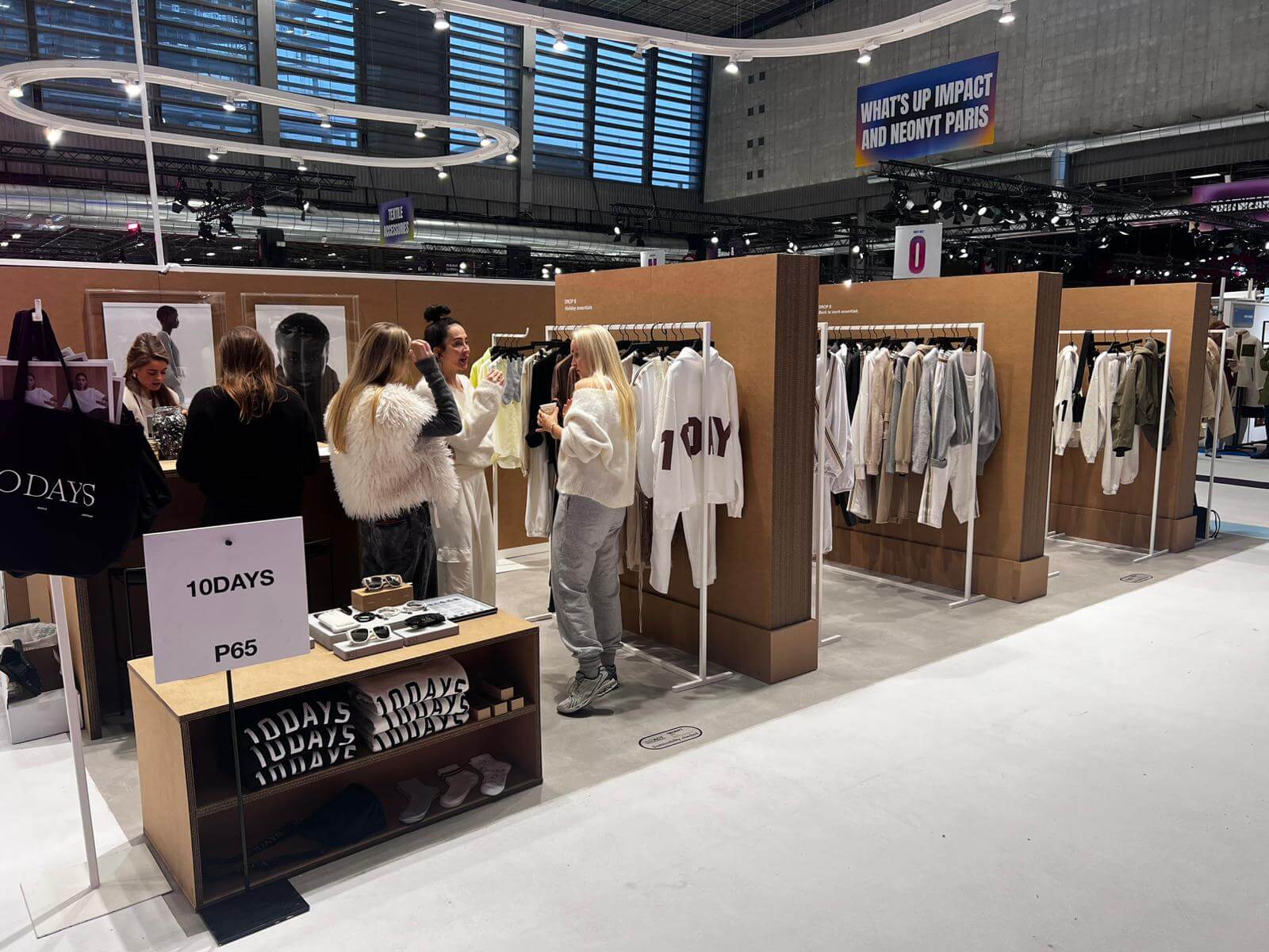 Beurs Wand los staand