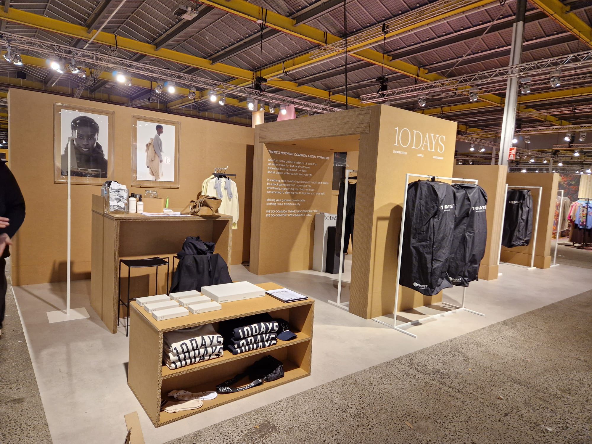 Bartafel met 4 krukken