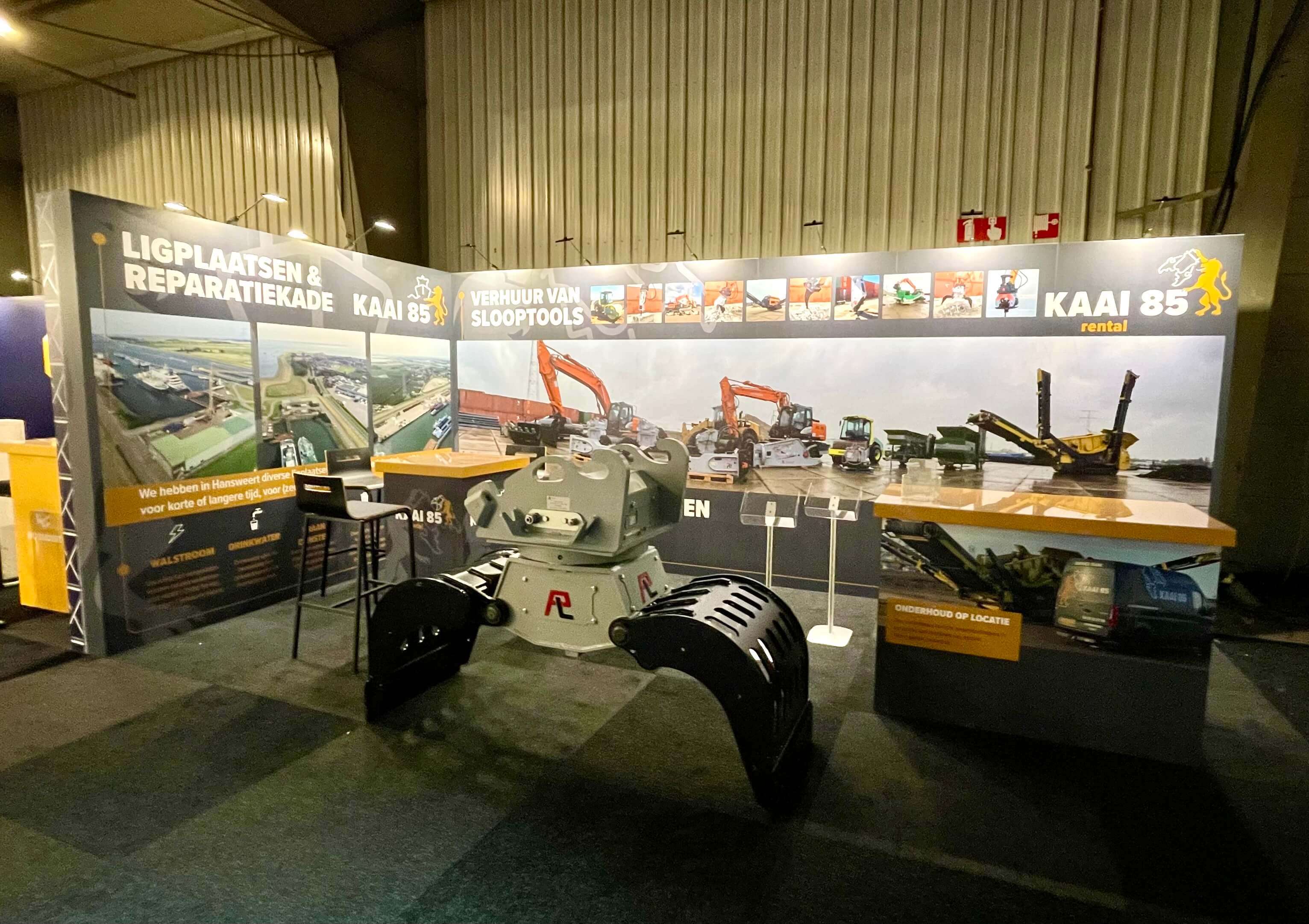 Beurswand hoek opstelling