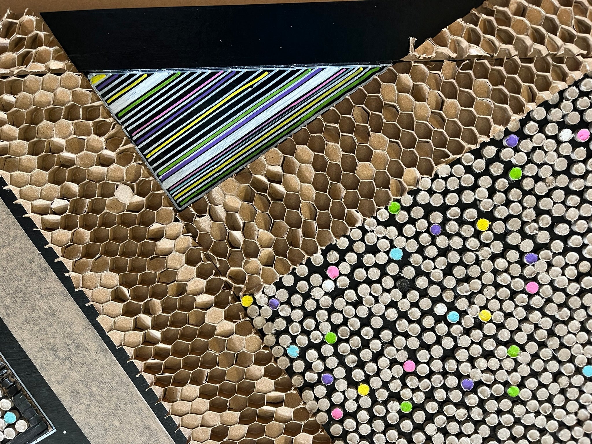 Circulair Canvas nr. 1 - Uniek Eco-kunstwerk van gerecycled karton