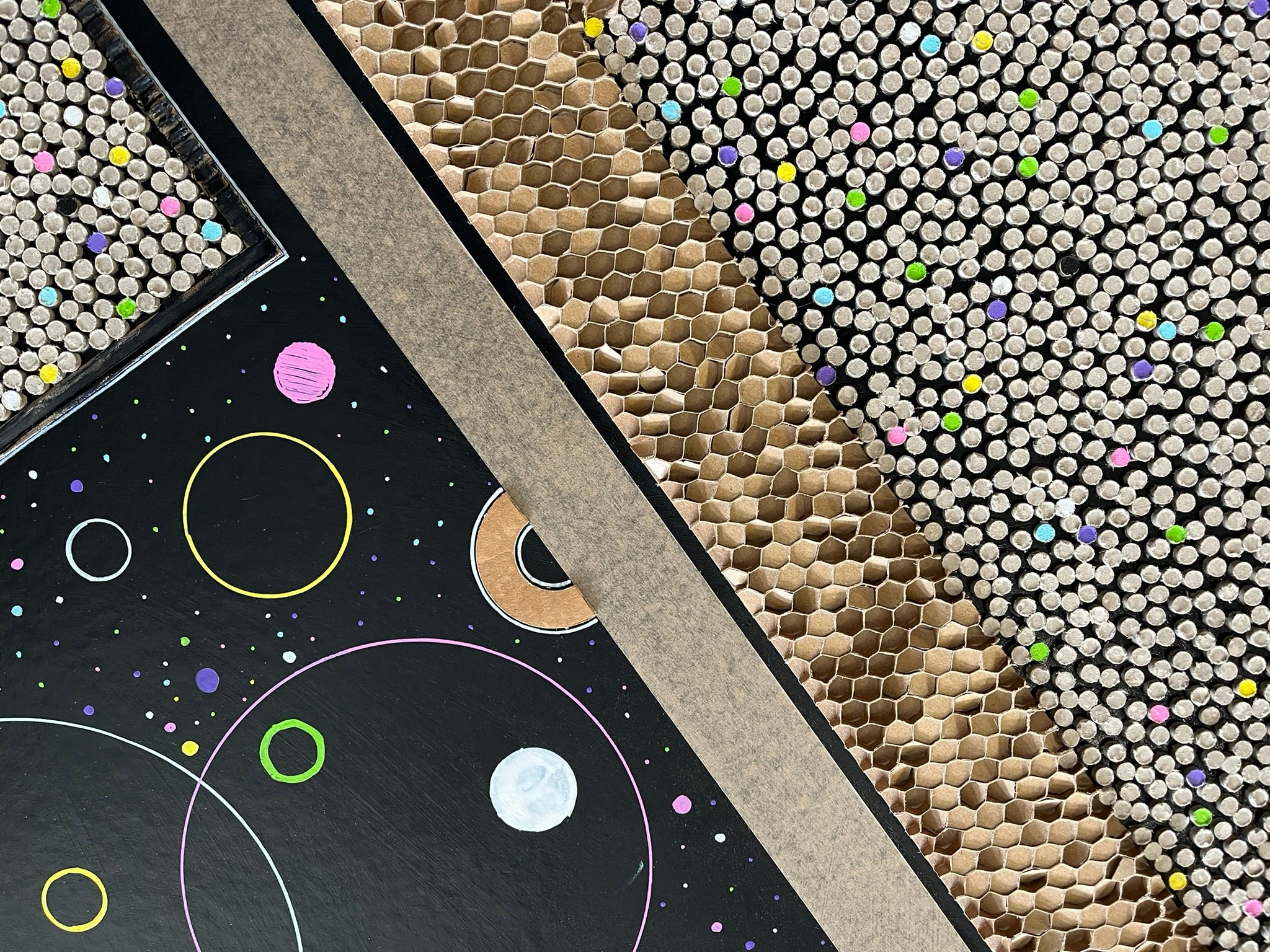 Circulair Canvas nr. 1 - Uniek Eco-kunstwerk van gerecycled karton