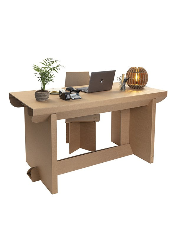 Kartonnen tafel met 2 stoelen