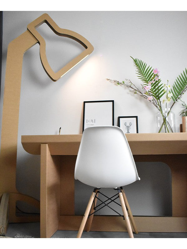 Kartonnen tafel met 2 stoelen